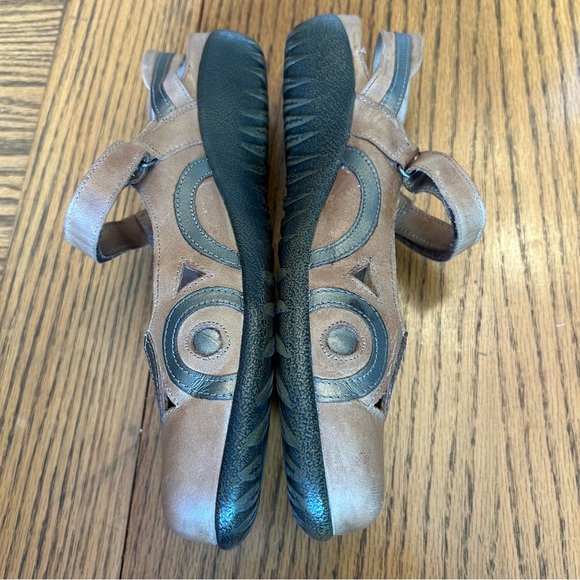 Naot Brown and Metallic Gray Leather Mary Jane Flats Heel & Ankle Velcro Straps - Picture 4 of 9